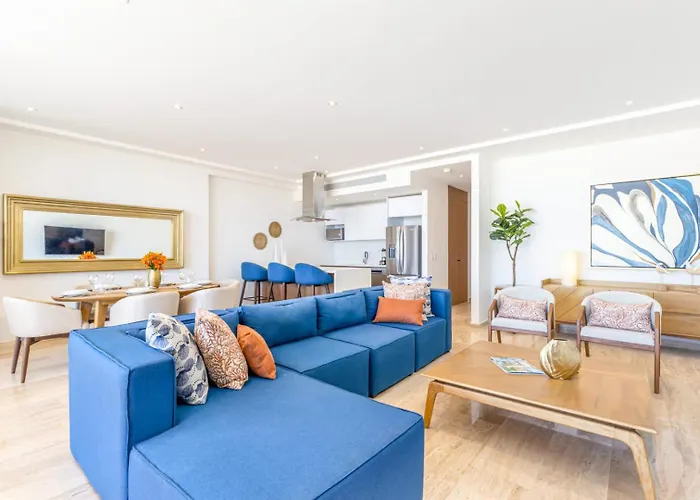 Luxury 2 Bedroom - Oceanview Pool - Gym Holiday home