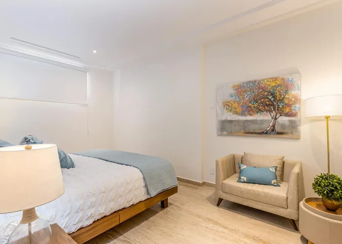 Luxury 2 Bedroom - Oceanview Pool - Gym