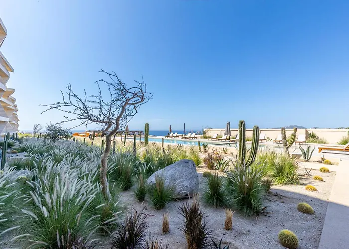 Holiday home Luxury 2 Bedroom - Oceanview Pool - Gym *