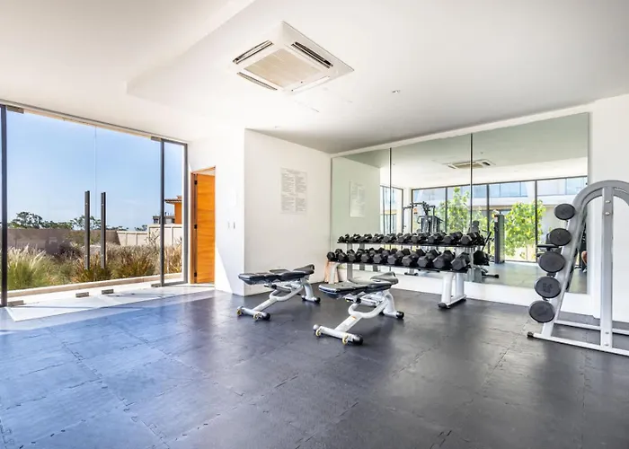 Holiday home Luxury 2 Bedroom - Oceanview Pool - Gym *